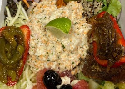 Poisson à la tahitienne et salade composée du 7 Delicieux